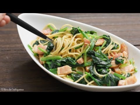 ほうれん草とベーコンのパスタ3種(オイル・クリーム・トマトソース)