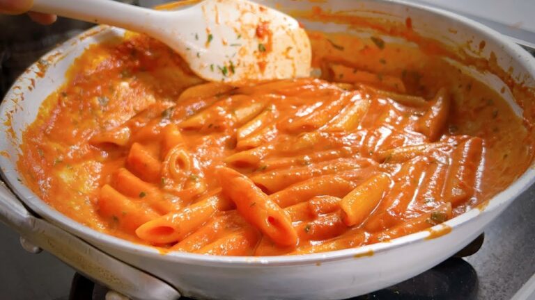 トマトペーストで作る絶品【トマトクリームパスタ】僕がイタリアで1番簡単で美味しいと思うパスタです