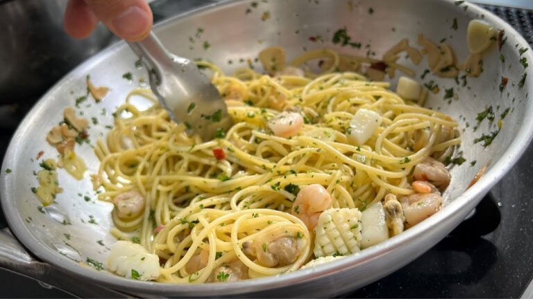 プロはこうする！【ペペロンチーノ】冷凍シーフードミックスを劇的に美味しくする方法