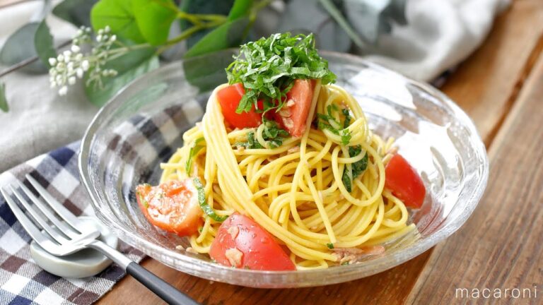 【トマトと大葉の和風冷製パスタ】フォークが止まらない！味付けはめんつゆで簡単♪｜macaroni（マカロニ）