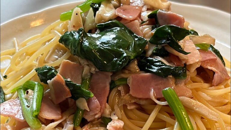 【ほうれん草とベーコンのパスタ】フライパン一つで作るパスタ。簡単で美味しいです。