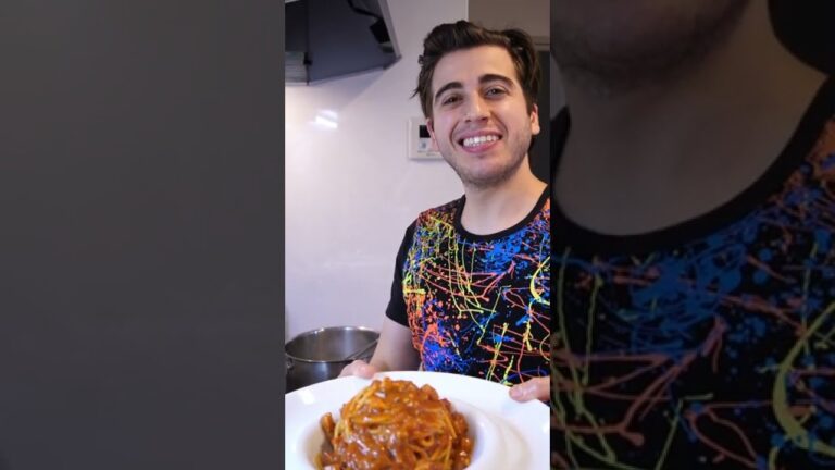 意外と知らないイタリア人のアマトリチャーナの作り方【Spaghetti all'Amatriciana】#shorts