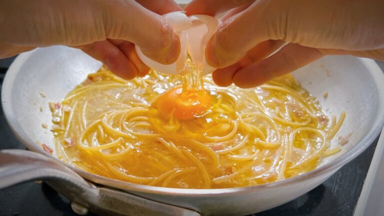 フライパン一つで！【ぺぺたま】全卵で作るとろとろソースのワンパンパスタ