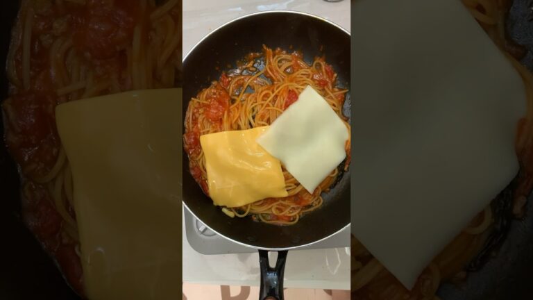 【濃厚ミートソースパスタ】#料理 #料理動画 #パスタ #ミートソース #ミートソースパスタ #ひき肉 #チーズ #バジル #トマト #トマト缶