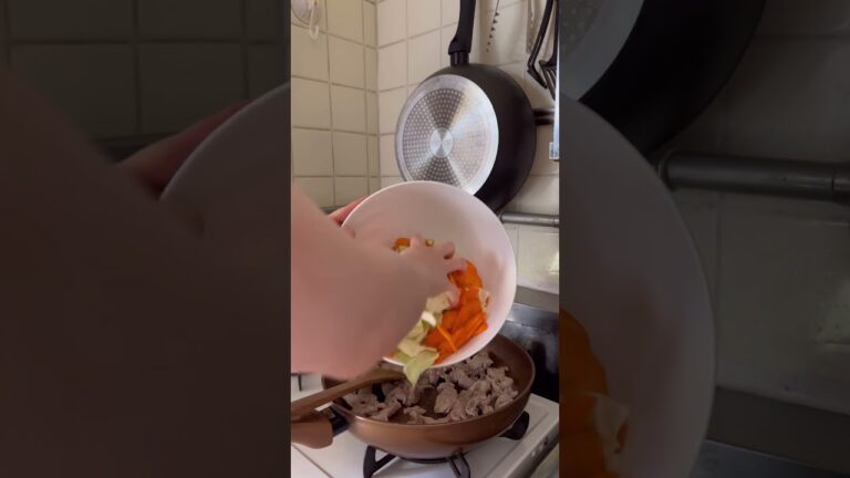 豚春うま煮🦭🐖 #簡単レシピ #栄養士 #豚こま #豚肉 #豚肉レシピ #豚肉料理 #春雨 #しめじ #キャベツ #キャベツレシピ #キャベツ料理 #にんじん #きのこレシピ #きのこ料理