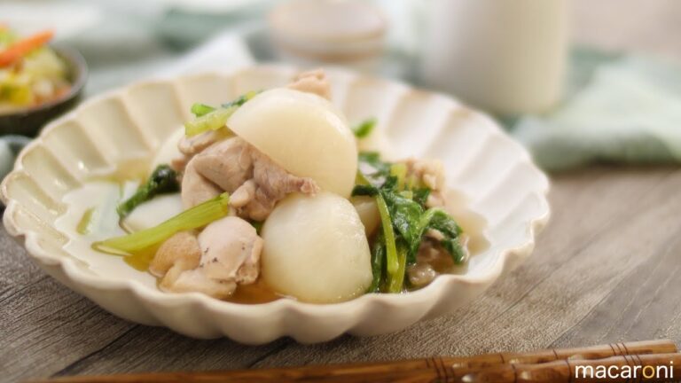 お出汁がほっこり染みる…！かぶと 鶏もも肉の うま塩煮 のレシピ 作り方