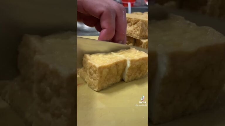 アスパラと厚揚げ椎茸の甘辛煮😁アスパラ安くてラッキー🤞簡単ヘルシーで最高🎊醤油とみりんと白だしで味付け✨最後に水溶き片栗粉でとろみつけるよ👍