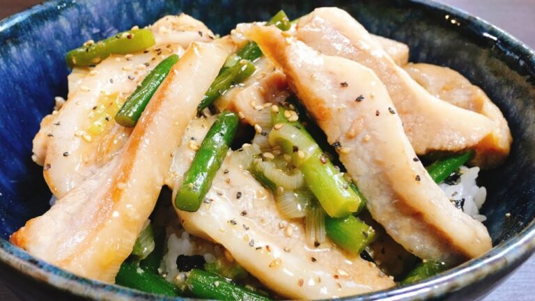 いつも以上に簡単でめっちゃ旨いよ‼こうちゃん特製『絶品 ネギ塩スタミナ豚トロ丼』