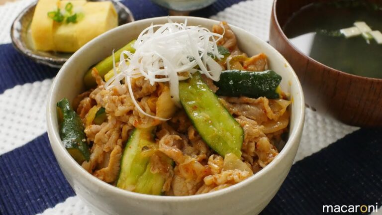 がっつりピリ辛！ たたき きゅうりと 豚キムチの スタミナ 丼 のレシピ 作り方