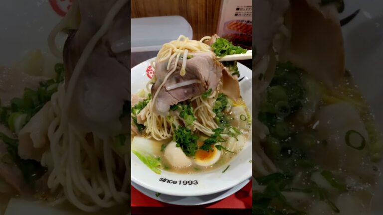 宮っ子ラーメン 十三東口店 旨塩白菜入りスープ 『旨塩白菜ラーメン』 大阪 阪急十三駅 #食べ歩き