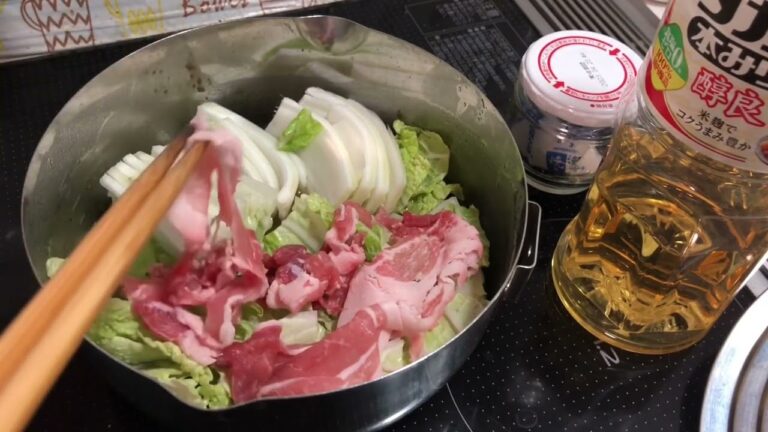 豚コマと白菜の旨塩鍋！だしも自作で鍋つゆいらず！豚バラないから豚コマ肉で節約健康鍋レシピ