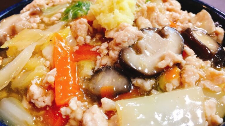 半分は優しさで出来てます♪『生姜たっぷり白菜と鶏そぼろ餡かけのぽかぽか丼』