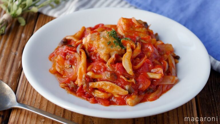 【鶏肉のトマト煮込み】フライパン1つで完成！メインおかずにぴったり♪｜macaroni（マカロニ）