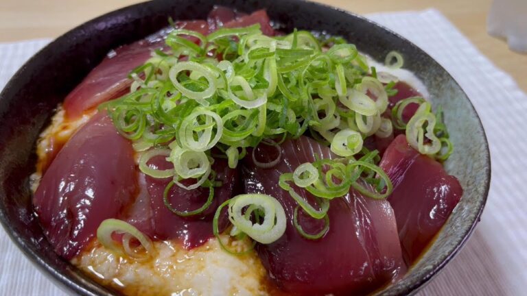 カツオの山かけ丼
