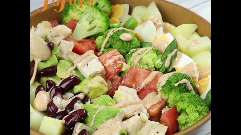 太陽笑顔fufufu「コブサラダ」byベジマルシェのご馳走サラダ