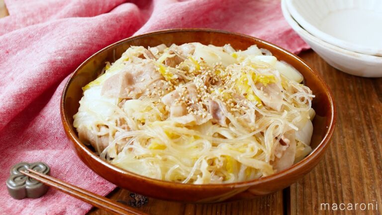 【豚バラ白菜と春雨のフライパン蒸し】重ねて蒸すだけ！豚肉、白菜、春雨、切り干し大根を重ねてフライパンで完成♪｜macaroni（マカロニ）