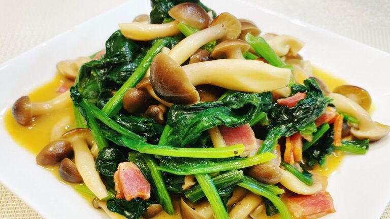 やみつきほうれん草の作り方！とまらない味！【簡単レシピ】ほうれん草としめじとベーコンのバターソテー、悪魔的な旨さ【時短料理研究あいこチャンネル】