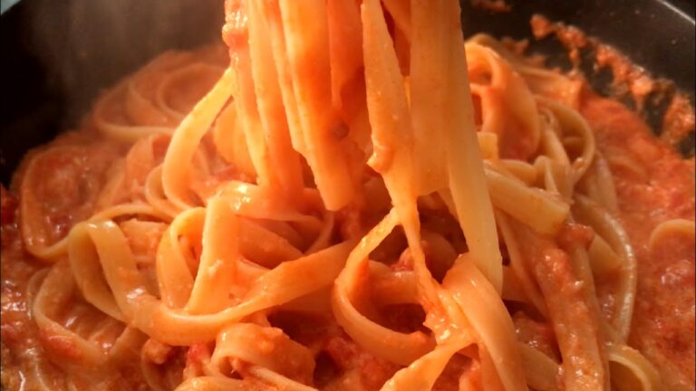 It ’s a simple recipe, but it ’s very delicious. Tomato crab pasta   簡単レシピ　カニ缶のカニクリームパスタ