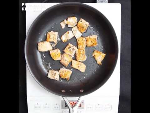 おもてなしメニューに。鮭ときのこの豆乳クリームグラタン