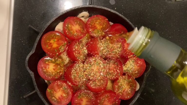 【アヒージョ】6Pチーズ&トマトのチーズとろけるアヒージョ