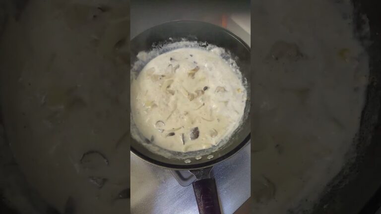 チキンときのこのクリームパスタ