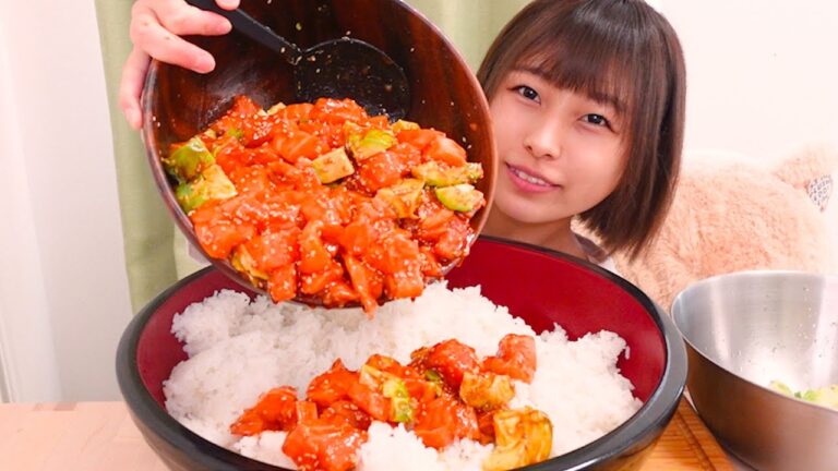 【大食い】サーモン1.3kgとアボカド4玉つかったポキ丼
