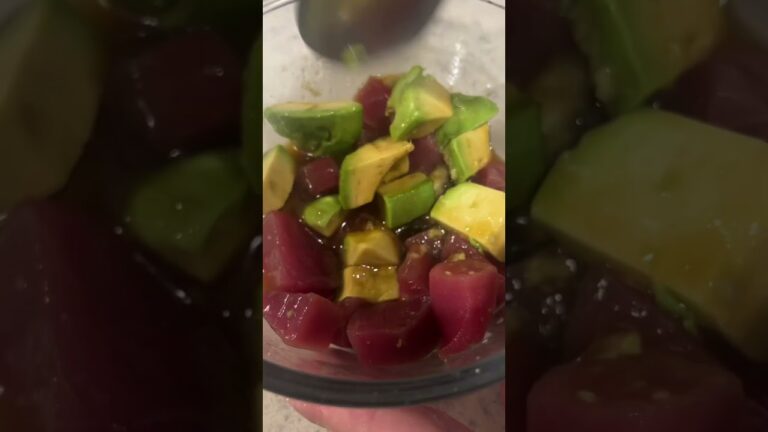 アボカドとまぐろのアヒポキ丼 #おうちごはん #ひとりごはん #料理男子 #晩酌 #男飯 #簡単レシピ #おつまみ #cooking #food