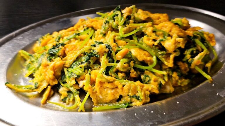 これは豆苗の概念変わる旨さ。青臭さゼロで鬼コスパで痩せる【ヤバい豆苗炒め】と育て方