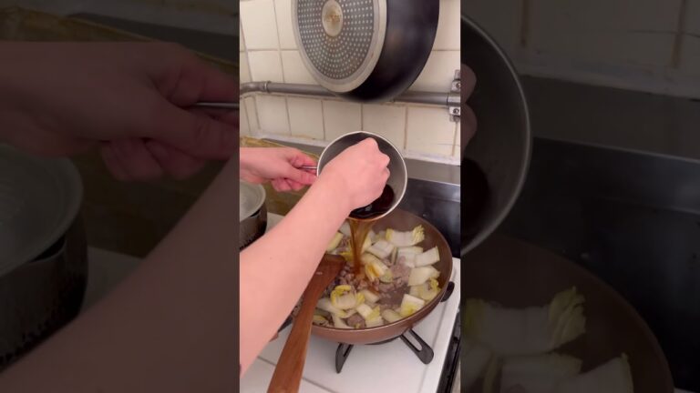 とろっと白菜ひき肉ピリ炒め🦭🍳#料理 #料理動画 #料理家 #簡単レシピ #簡単美味しい #栄養士 #ヘルシー #ヘルシー料理 #白菜 #白菜レシピ #ひき肉 #ひき肉レシピ
