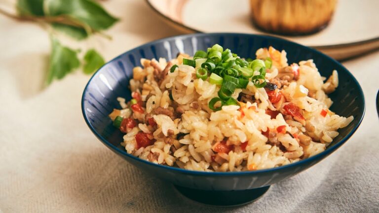 きのこたっぷり！パプリカとひき肉の和風混ぜご飯