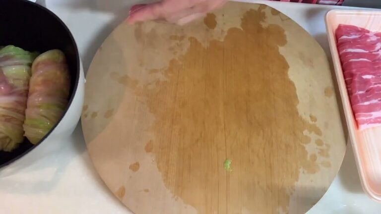 白菜と豚バラ肉だけでロール白菜　ストウブ煮込み