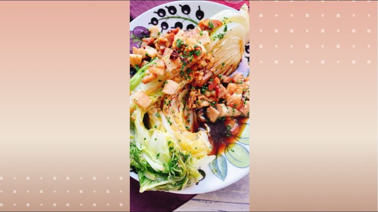 白菜ステーキ/Chinese cabbage steak with garlic and bacon sauce.