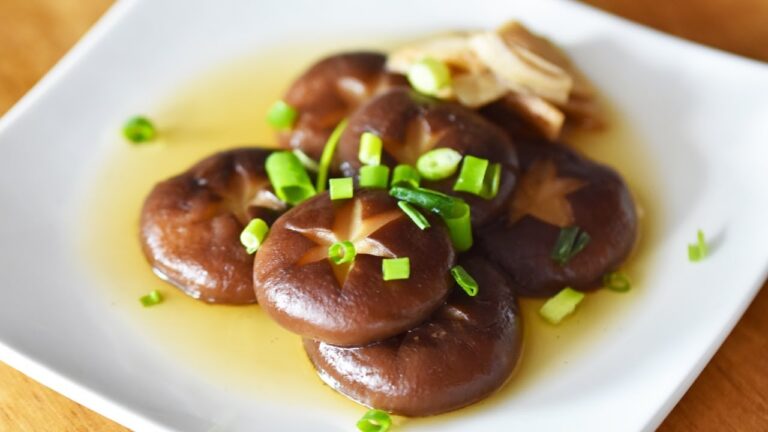 飾り切りでかわいく！『しいたけの煮物』 ~ simmered shiitake【料理レシピはParty Kitchen🎉】