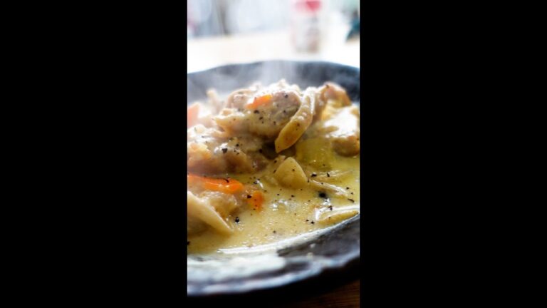 【鶏とキノコのクリーム煮】超濃厚なクリームにホロホロになるまで煮込んだ鶏肉！