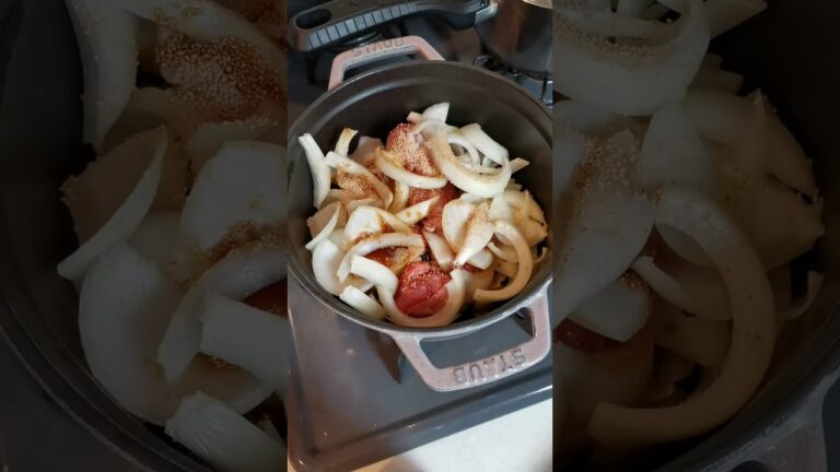 十六穀米と白菜味噌汁の豚丼定食（Pork bowl set meal with 16-grain rice and Chinese cabbage miso soup）