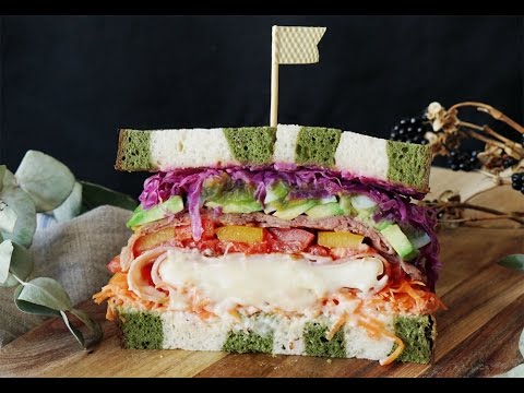 【よくばり野菜のしましまサンドイッチ】