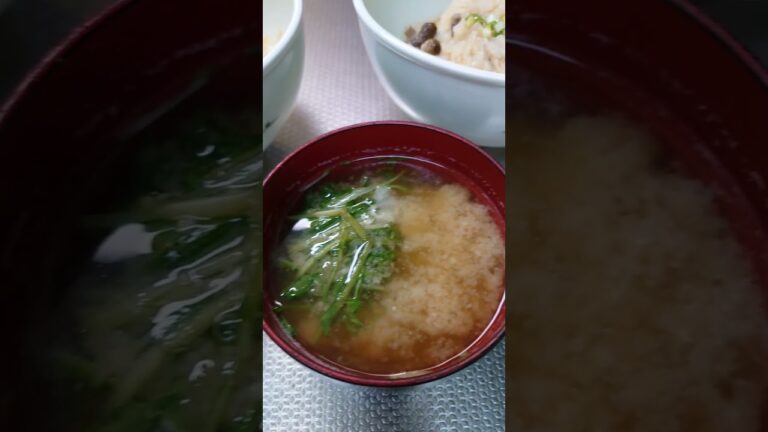 【炊き込みご飯】キノコの炊き込みご飯　黄金比※説明欄　だよんちゃんのきゅうりとりんごのサラダにして添え