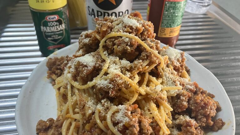 簡単で最高に美味しいミートソースパスタ🍝 Yeah!!!