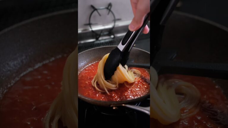【簡単プロ味】なすとベーコンのトマトパスタの作り方 [パスタレシピはBINANPASTA] #shorts
