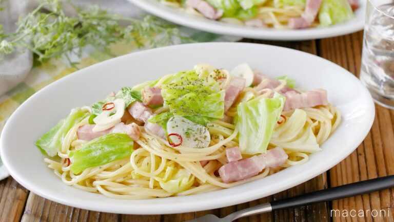 【春キャベツのペペロンチーノ】ワンパンで完成！にんにくの香りと春キャベツの甘みがたまらない♪｜macaroni（マカロニ）