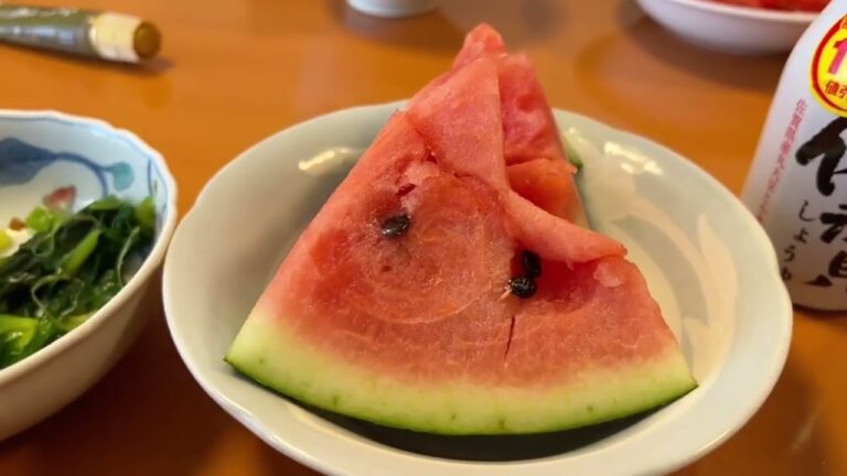 朝のご挨拶A☀️☀️【漢の５分クッキング】佐賀産トマトの🍅🥗サラダ佐賀産ほうれん草おひたしウニ丼（玄海を思う）初もの　スイカ！2024/04/18 生まれて初めて朝ごはんにウニ丼食べた（な）