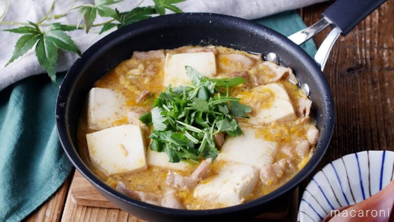 【 豚バラと豆腐の卵とじ】めんつゆで染みうま！ふわとろ食感♪｜macaroni（マカロニ）