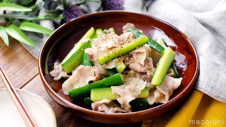 【豚バラときゅうりのにんにく炒め】食感までおいしい！おかずやおつまみにおすすめ♪｜macaroni（マカロニ）