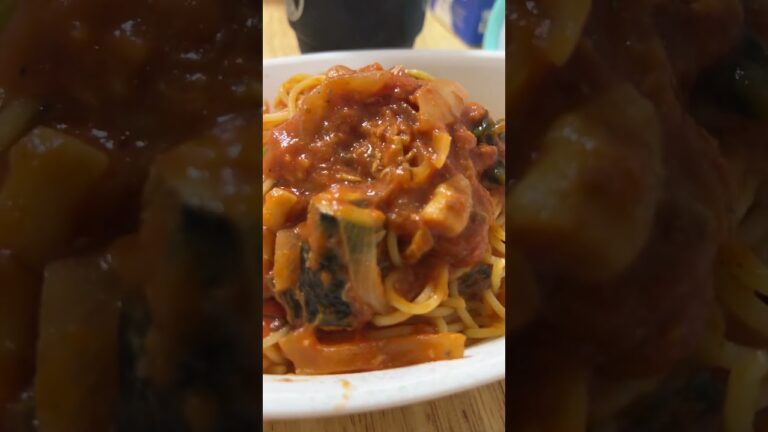 サバ缶のトマトソースパスタ🍅 #夜ご飯 #スパゲッティ