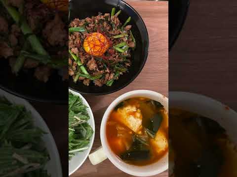 【簡単レシピ】ピリ辛豚ひき肉丼！【自炊日記】#Shorts