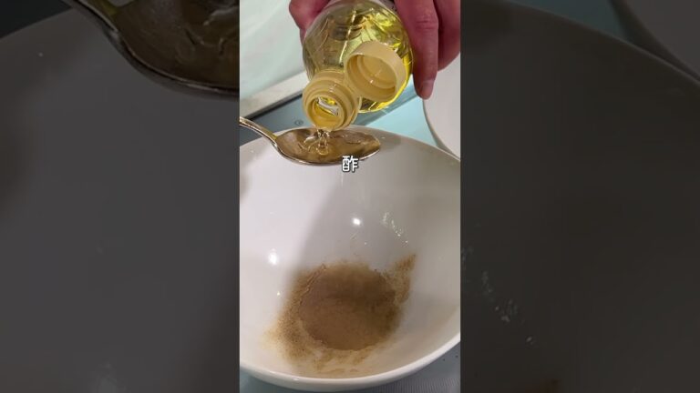 【ラーメン】おうちでひと手間熱々ニラそば#shorts  #脇屋友詞 #ニラ #酸辣