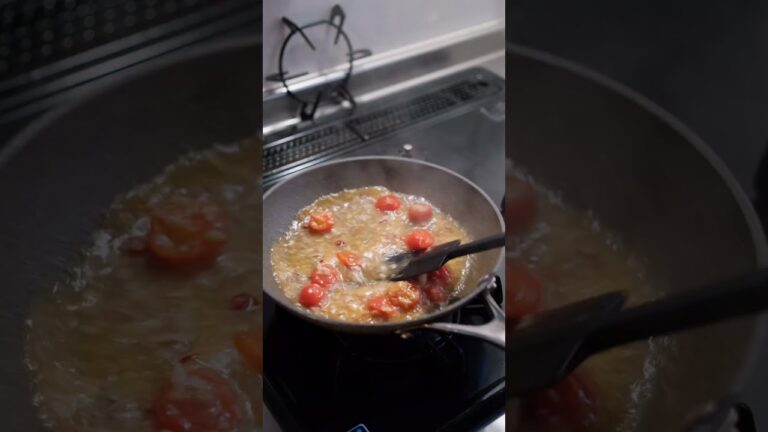 【簡単なのに旨すぎた】春菊とツナのオイルパスタの作り方 [パスタレシピはBINANPASTA] #shorts