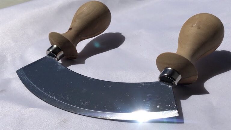 謎の包丁『メッツァルーナ』の切れ味が予想外すぎた。