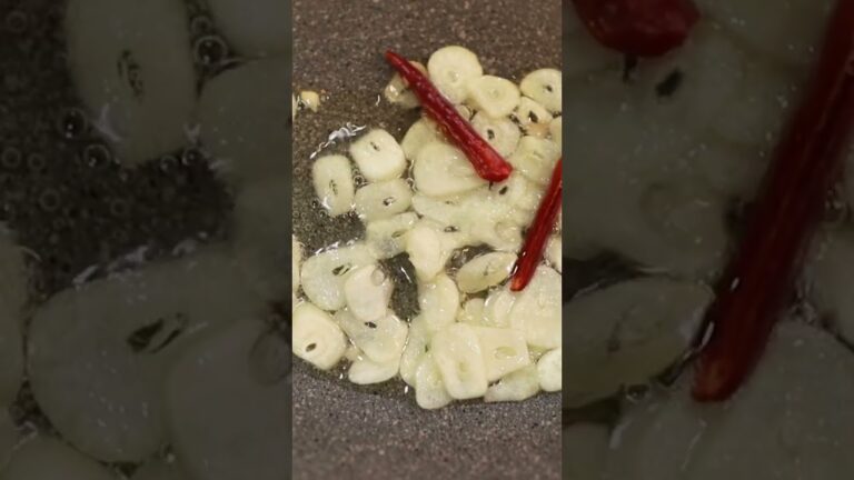 【ガーリックトマトパスタ】食べたひとが笑顔になるパスタ教えます　#shorts