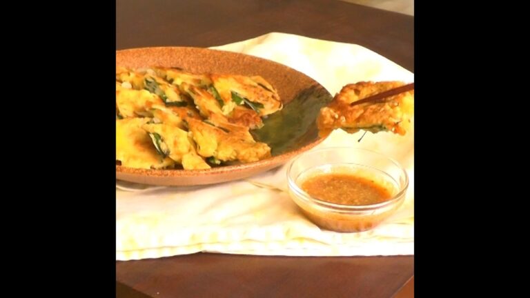 混ぜて焼くだけ！簡単・節約「もやしとニラのチヂミ」